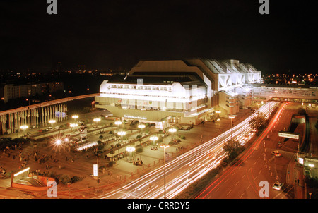 Nacht Schuss der ICC und das Radio Turm als Umfrage Stockfoto