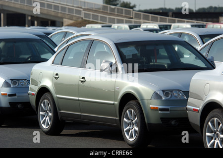 Emden, VW Passat Autos noch nicht verschickt Stockfoto