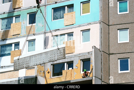 Abbau von Balkonen auf Platte in Marzahn Stockfoto