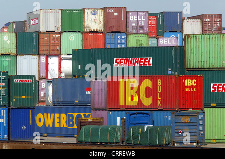 Container-terminal im Duisburger Hafen Stockfoto