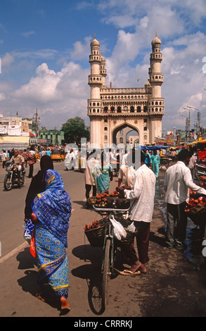 Indien; Hyderabad, Andhra Pradesh Charminar, Straßenszene, Stockfoto