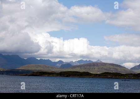 Wolke zieht vorbei über die Cuillin Hauptreihe aus Tokavaig Sleat Isle Of Skye Schottland Stockfoto