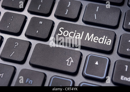 um social-Media-Konzept online oder Internet zu veranschaulichen, mit Meldung auf Tastatur enter-Taste. Stockfoto