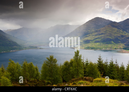 Berge und Loch Duich aus Bealach Ratagain Sicht, Ratagain Pass, Highlands, Schottland, UK, Europa Stockfoto