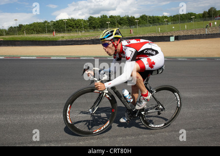 Kanadische Para Radfahrer auf dem Brands Hatch Rennstrecke während der Paralympischen Training Day, Juni 2012. Stockfoto