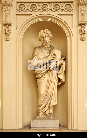 Berlin, Deutschland. Franzosischer Dom / französischer Dom in Gendarmenmarkt. Statue außerhalb. Stockfoto