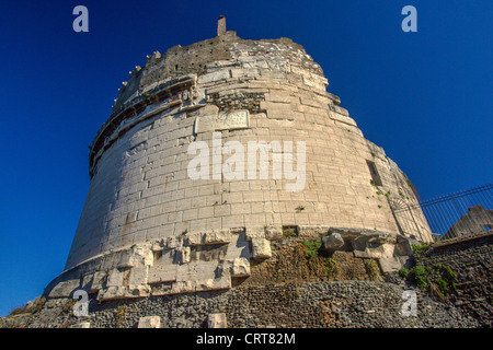 Europa Italien Lazio Rom antike Appia Mausoleum von Cecilia Metella Stockfoto