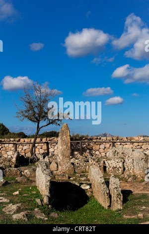 Europa Sardinien Provinz Oristano Azachena Nekropole archäologische Stätte Li Muri Stockfoto