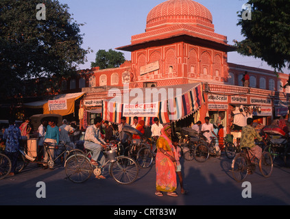Indien, Rajasthan, Jaipur, Tripolia Basar, Straßenszene, Stockfoto