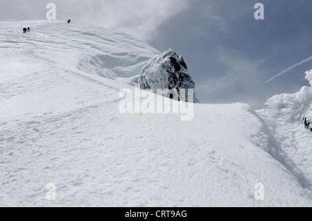 Alpinkletterern hoch auf Bosse Grat des Mont Blanc Stockfoto