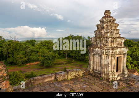 Phnom Bakheng aus dem späten 9. und frühen 10. Jahrhundert, Angkor, UNESCO-Weltkulturerbe, Kambodscha, Indochina, Südmarokko Stockfoto