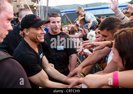 30. Juni 2012. Schauspieler Jean Claude Van Damme, statt am Tag der offenen Tür Nestville Park in Hniezdne, Slowakei. Stockfoto