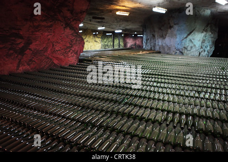 Champagner-Keller, Fabrik in einer Tiefe von 80 Metern, Artemovsk, Donezk, Ukraine Stockfoto