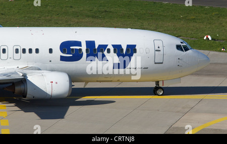 SKY-Flugzeug am Flughafen Düsseldorf Stockfoto