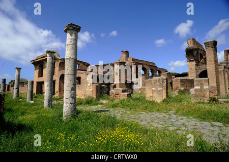 Italien, Rom, Ostia Antica, römisches Haus namens Caseggiato degli Aurighi, Gebäude der Wagenkämpfer Stockfoto