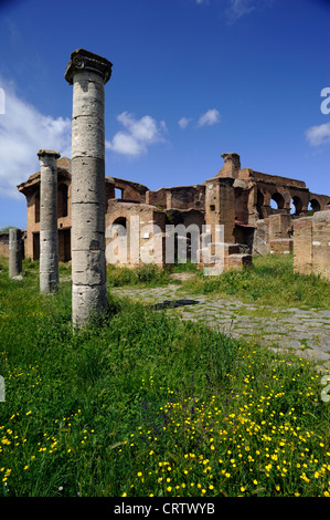 Italien, Rom, Ostia Antica, römisches Haus namens Caseggiato degli Aurighi, Gebäude der Wagenkämpfer Stockfoto