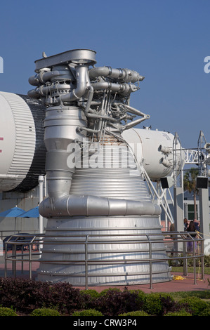 Kennedy Space Center Visitor Complex auf Merritt Island Florida massive f-1-Triebwerk für die Saturn V Apollo-Missionen. Stockfoto