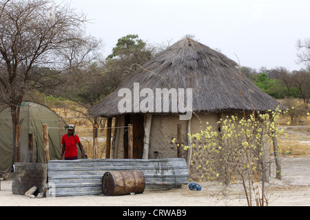 Typisch afrikanische Rundhütte, Botswana Stockfoto