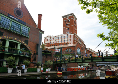 Brindley Place und Birmingham Kanal UK Stockfoto