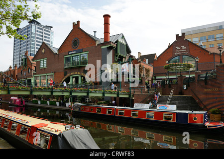 Brindley Place und Birmingham Kanal UK Stockfoto