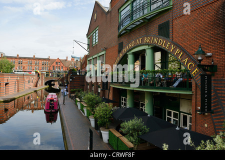 Brindley Place und Birmingham Kanal UK Stockfoto