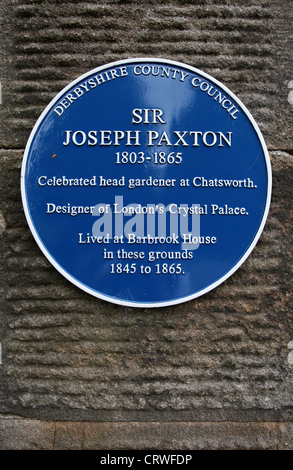 Blaue Plakette zu Sir Joseph Paxton blau war Kopf Gärtner in Chatsworth Stockfoto