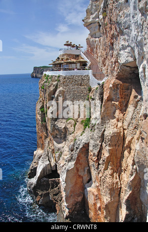 Cova d ' en Xoroi (Höhlen), Cala En Porter, Menorca, Balearen, Spanien Stockfoto