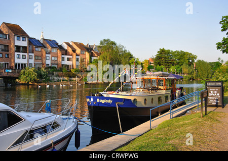 Holländische Lastkahn "Baglady" auf der Themse, Hythe, Egham, Surrey, England, Vereinigtes Königreich Stockfoto