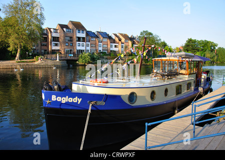 Holländische Lastkahn "Baglady" auf der Themse, Hythe, Egham, Surrey, England, Vereinigtes Königreich Stockfoto