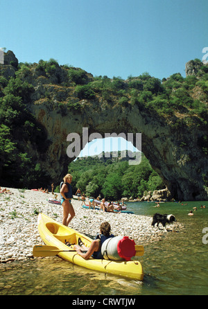 Kanufahren in der George de l'Ardeche Stockfoto