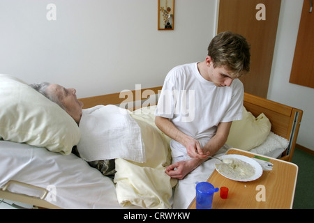 Seniorenbetreuung in Priessnitzhaus Stockfoto