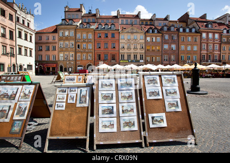 Künstler arbeiten auf dem Markt, alte Stadt Warschau, Polen. (Warszawa). Stockfoto