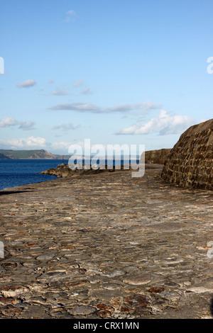 DIE COBB. LYME REGIS IN DER ABENDDÄMMERUNG. DORSET.UK. Stockfoto