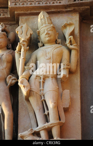 Skulptur des Lords Shiva auf Khajuraho mandir Stockfoto