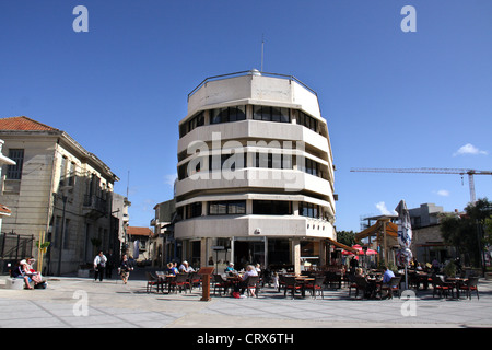 Touristen in den Restaurants in Altstadt, Limassol, Zypern Stockfoto