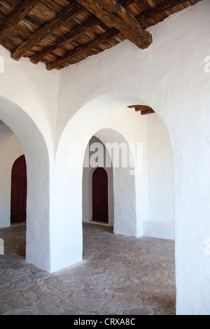 Ibiza Santa Agnes de Corona Ines weiße Kirche auf Balearen Stockfoto