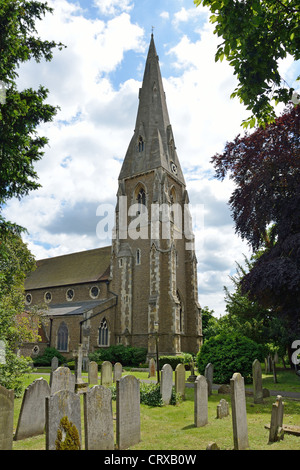 Die Pfarrei Kirche von St.James Weybridge, Church Street, Weybridge, Surrey, England, Vereinigtes Königreich Stockfoto