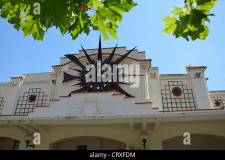 Art-Deco-Fassade des Busbahnhofs, Avenue de 24 Aout, Antibes, Côte d ' Azur, Alpes-Maritimes, Provence-Alpes-Côte d ' Azur, Frankreich Stockfoto