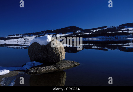 Sonnigen Winternachmittag am Grüntensee im Allgäu Stockfoto