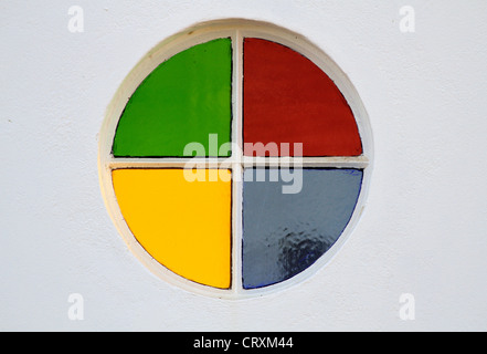 Bunte Fensterdetail in der kleinen Stadt von McGregor im Western Cape. Stockfoto