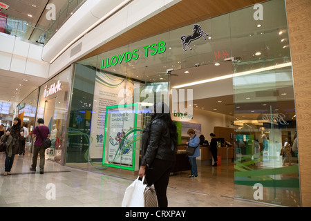 Lloyds TSB Bank, Westfield Shopping Centre Mall Branch, Stratford London UK Stockfoto