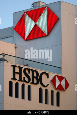 Logo der HSBC Bank in einem Gebäude in Dubai Stockfoto