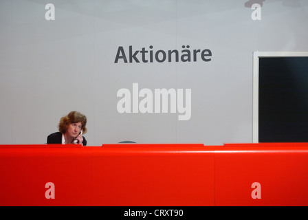 Schalter für die Aktionäre der e.on-HV-Anlass in Essen Stockfoto