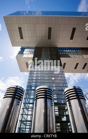 Moderne Geschäfts- und Wohnhäuser gehobenen Immobilienentwicklung im Rheinauhafen Köln Stockfoto