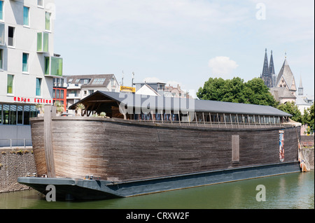 Außenseite des Noahs Arche Relligious touristische Attraktion im Rheinauhafen Köln-Deutschland Stockfoto