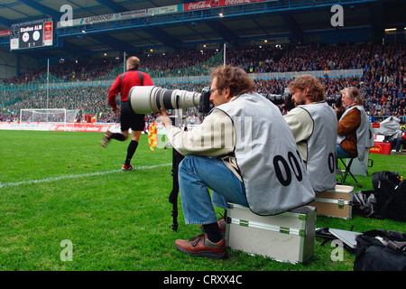 Bielefeld, Sport-Fotografen beim Bundesliga-Fußballspiel Stockfoto