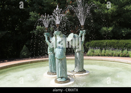 Ein Brunnen an der kostbaren Momente-Kapelle in Carthage, Missouri. Stockfoto