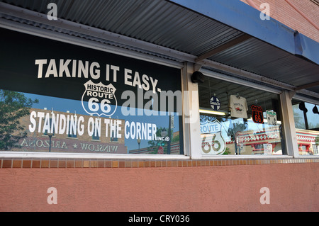 Winslow, Arizona, USA - eine Stadt entlang der historischen Route 66 - Geschenk-shop Stockfoto