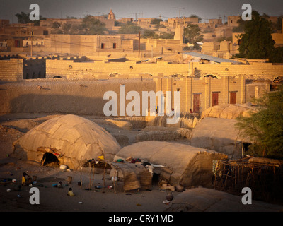 Nomaden Zelte am Rande der Altstadt von Timbuktu, Mali. Afrika. Stockfoto