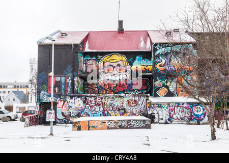 Graffiti, Reykjavik, Island im Schnee, im winter Stockfoto